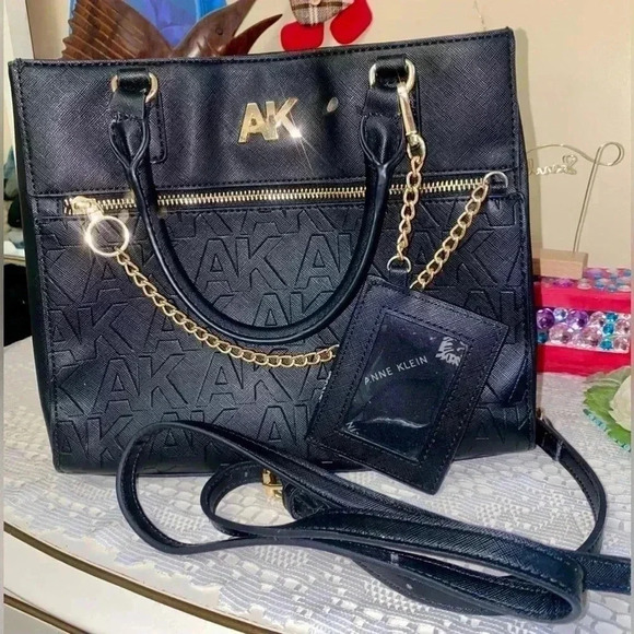 Anne Klein bag ( with damaged  handles) - Picture 1 of 10